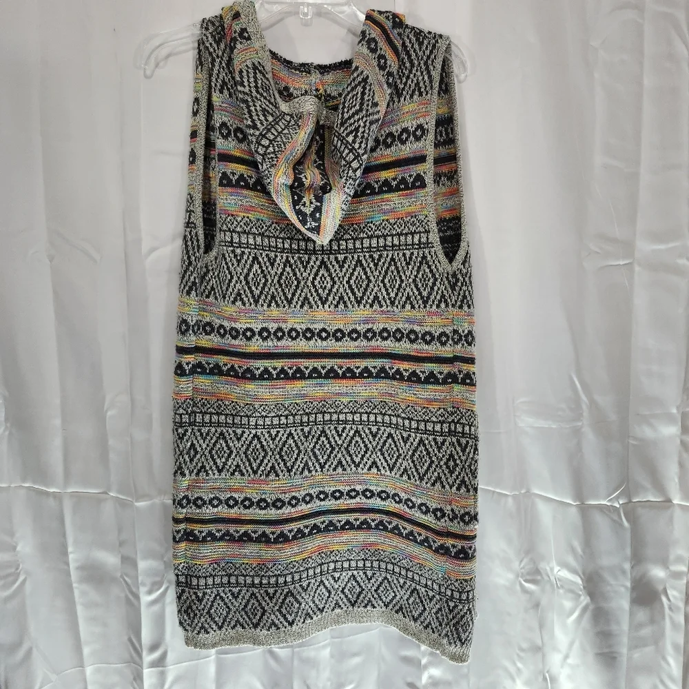 Monteau Size Small Multicolor Patterned Knit Vest